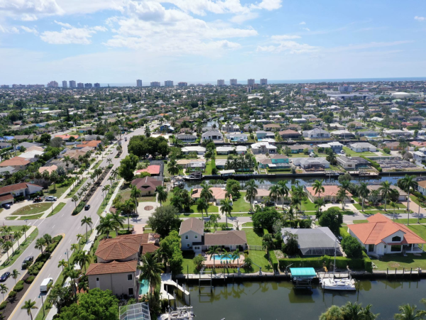 Canal Front 4 Bedroom Vacation Home Sleeps 10 Marco Island
